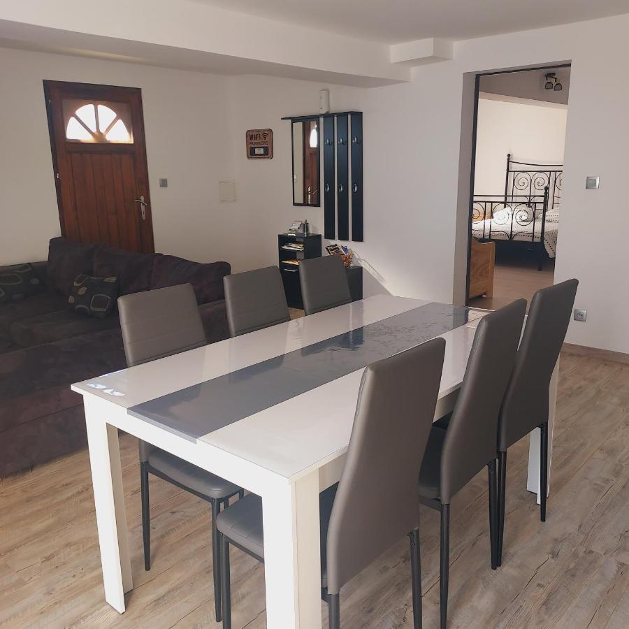 Au Petit Bois Magique Apartment Payrac ภายนอก รูปภาพ